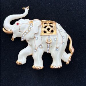 Elephant Pin Brooch w/Faux Stones Cream Color Art Deco Playful Classy